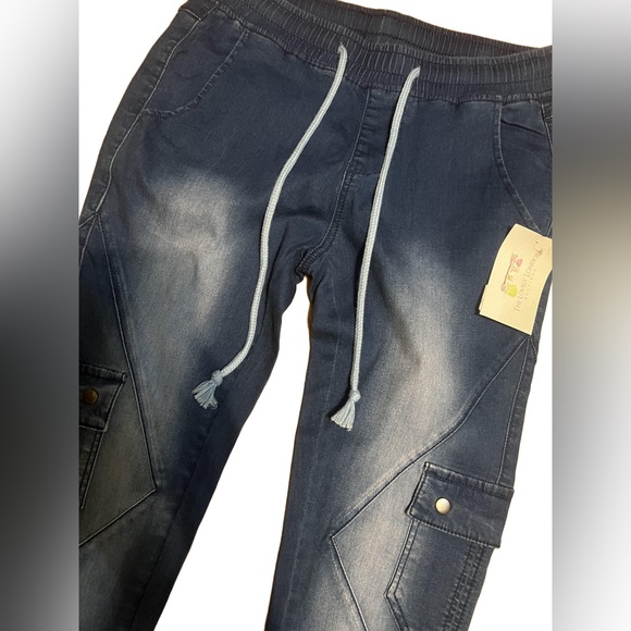 Stretchy Boutique jeans - Picture 2 of 4